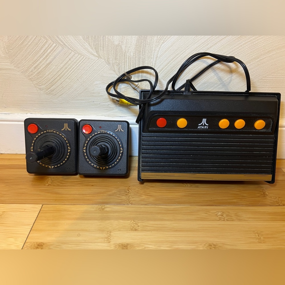 Atari Flashback 4 Classic Game Console W/Joysticks, Batch Code 03/2013|Untested